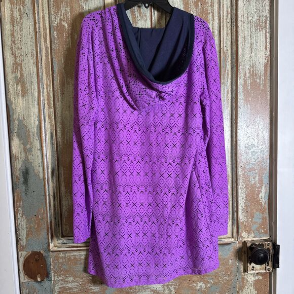 Title Nine Top Woman’s Size Medium Purple Long Sleeve Hooded Lace Cutout Pattern - Picture 6 of 8